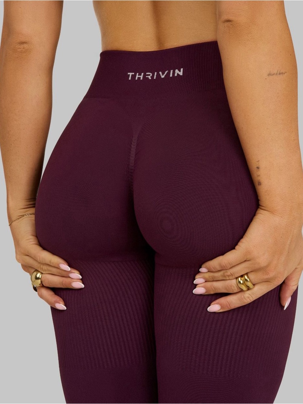Thrivin Elevate™ Sculpting Mid Waist Scrunch Leggings in Winter Plum size XL